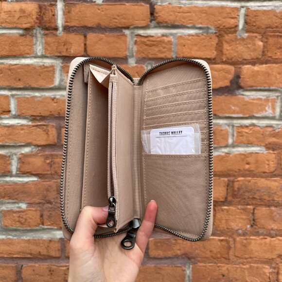 [SOLD on eBay] Herschel Supply Company Leather Nylon Wallet Light Taupe - Picture 5 of 10